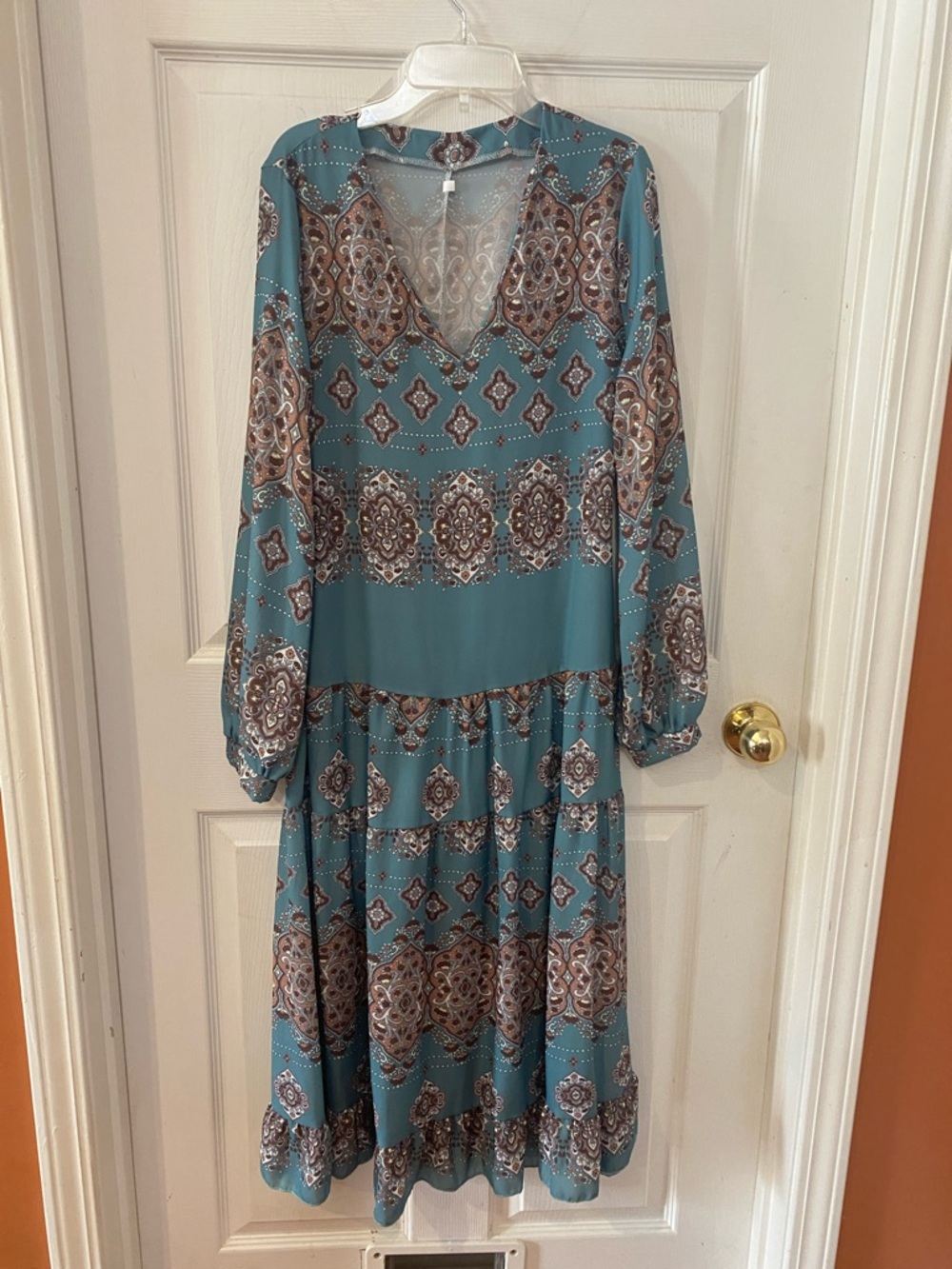 Teal Paisley V-Neck Long Sleeve Midi Dress
